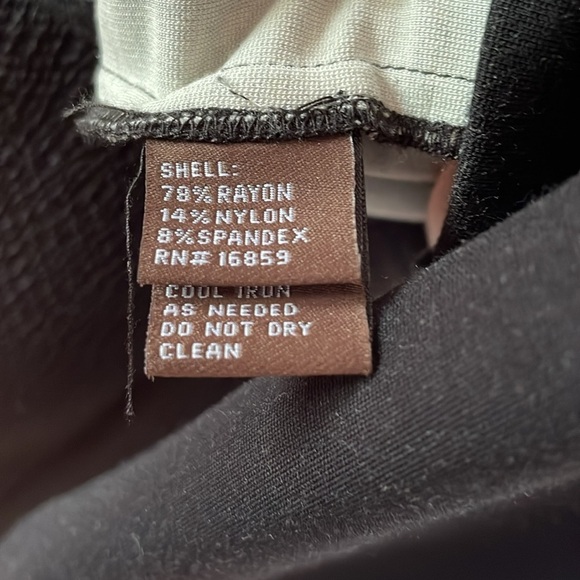 J. McLaughlin Black & Cream Jacquard Print Jersey Crew Neck 3/4 Sleeves Top - Picture 6 of 7